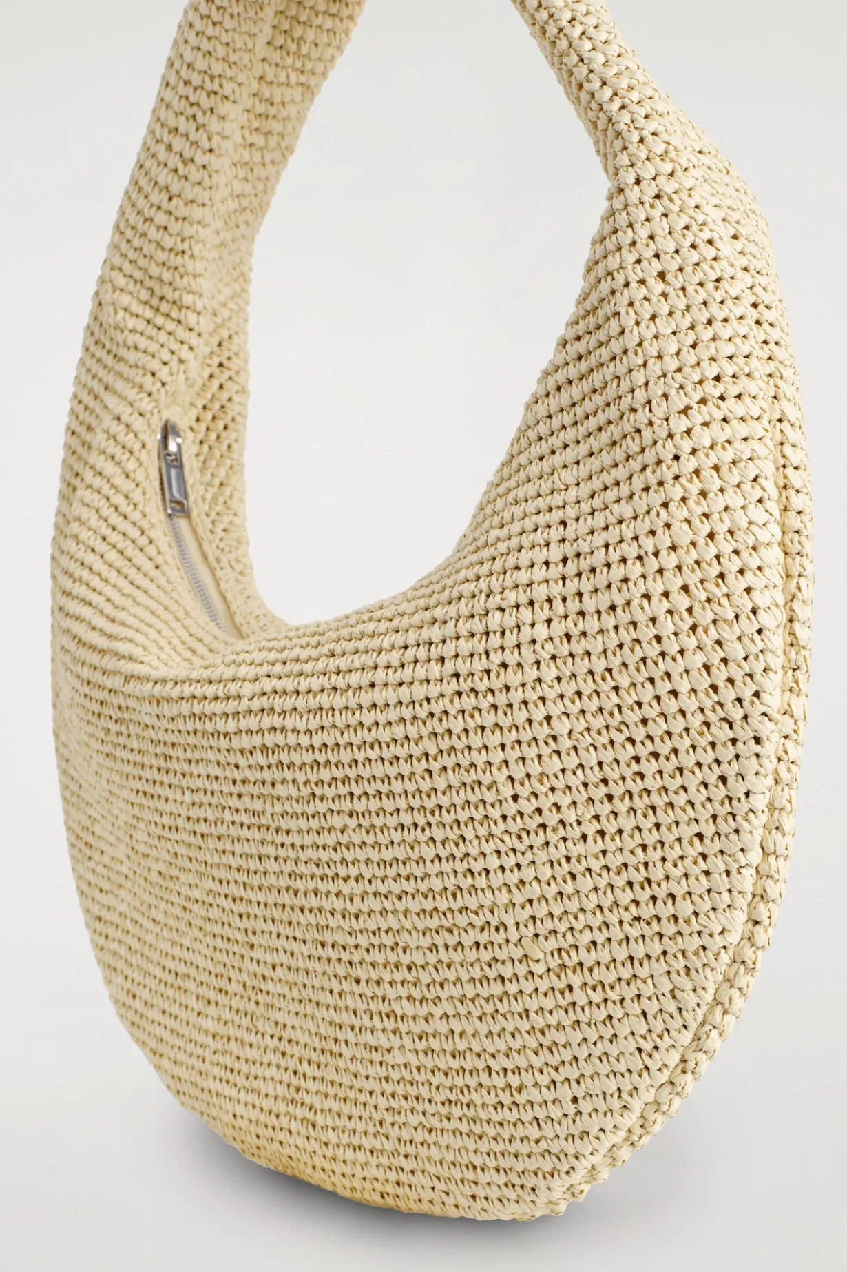 ABGERUNDETE SCHULTERTASCHE - STROH