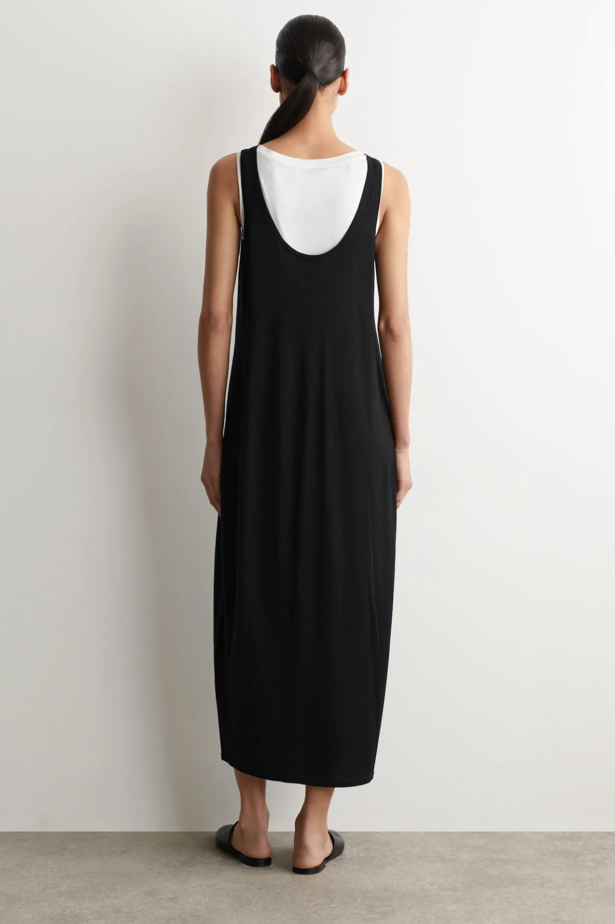 ABGERUNDETES MAXIKLEID AUS MERINOWOLLE
