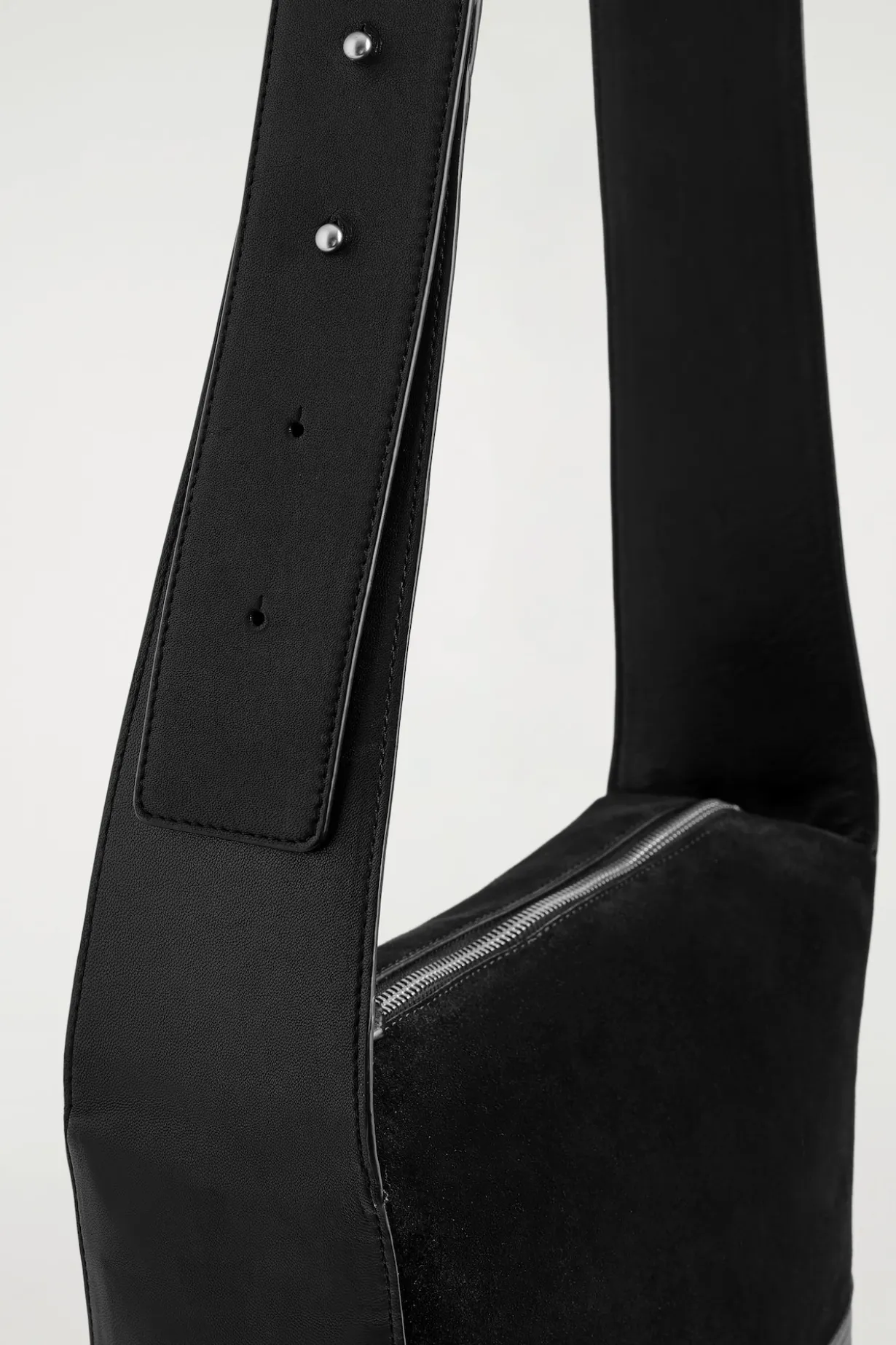 AGENDA SCHULTERTASCHE - LEDER