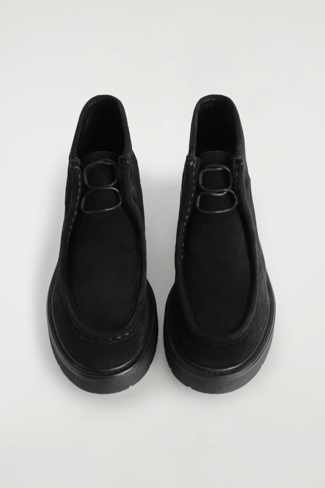 ANKLE BOOTS AUS VELOURSLEDER MIT SCHNÜRUNG