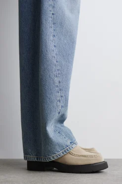 ANKLE BOOTS AUS VELOURSLEDER MIT SCHNÜRUNG