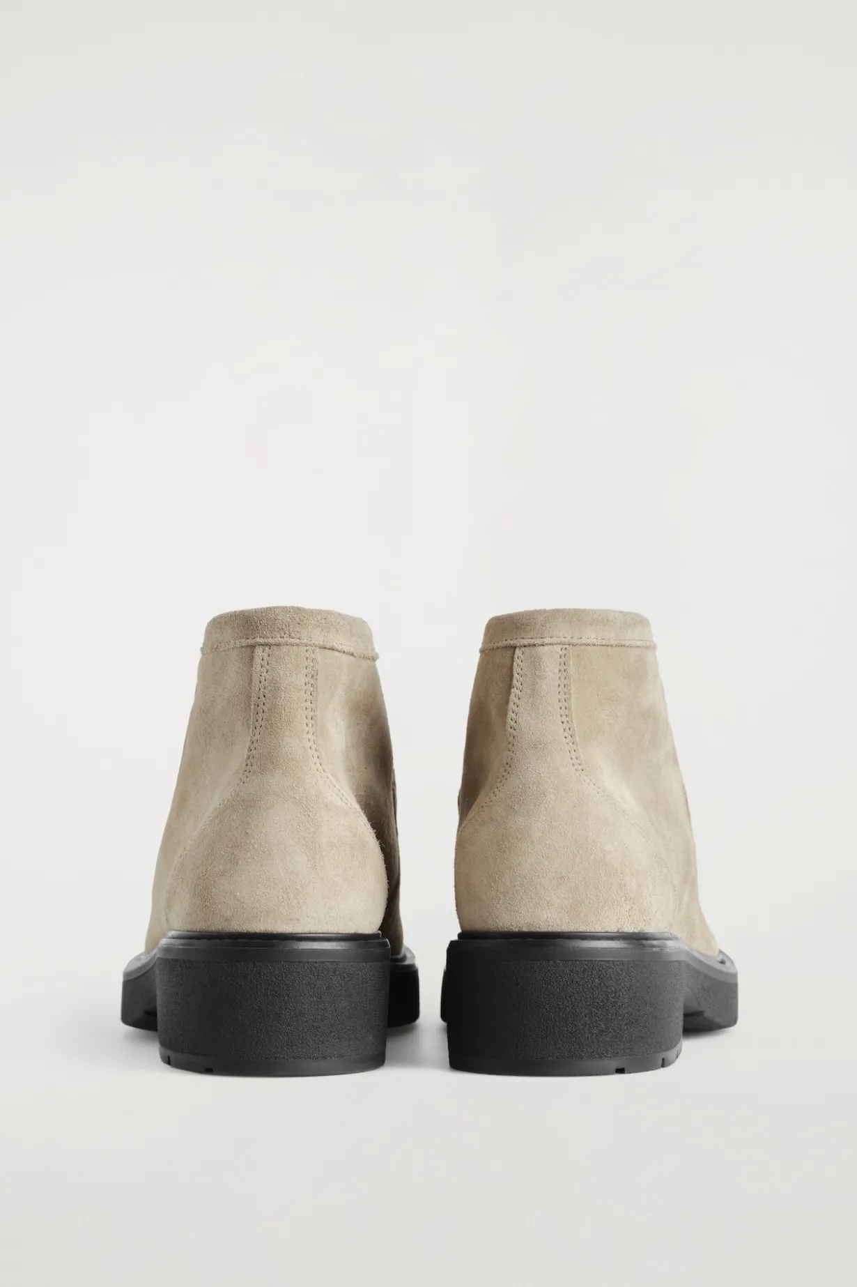 ANKLE BOOTS AUS VELOURSLEDER MIT SCHNÜRUNG