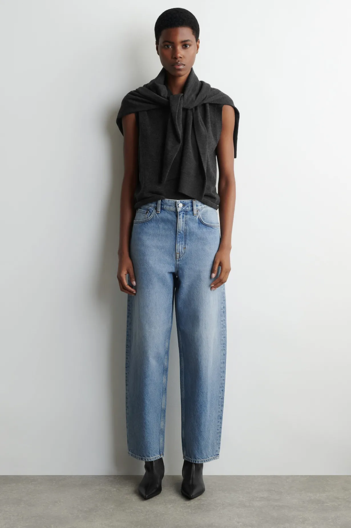 ARCH SCHMAL ZULAUFENDE JEANS
