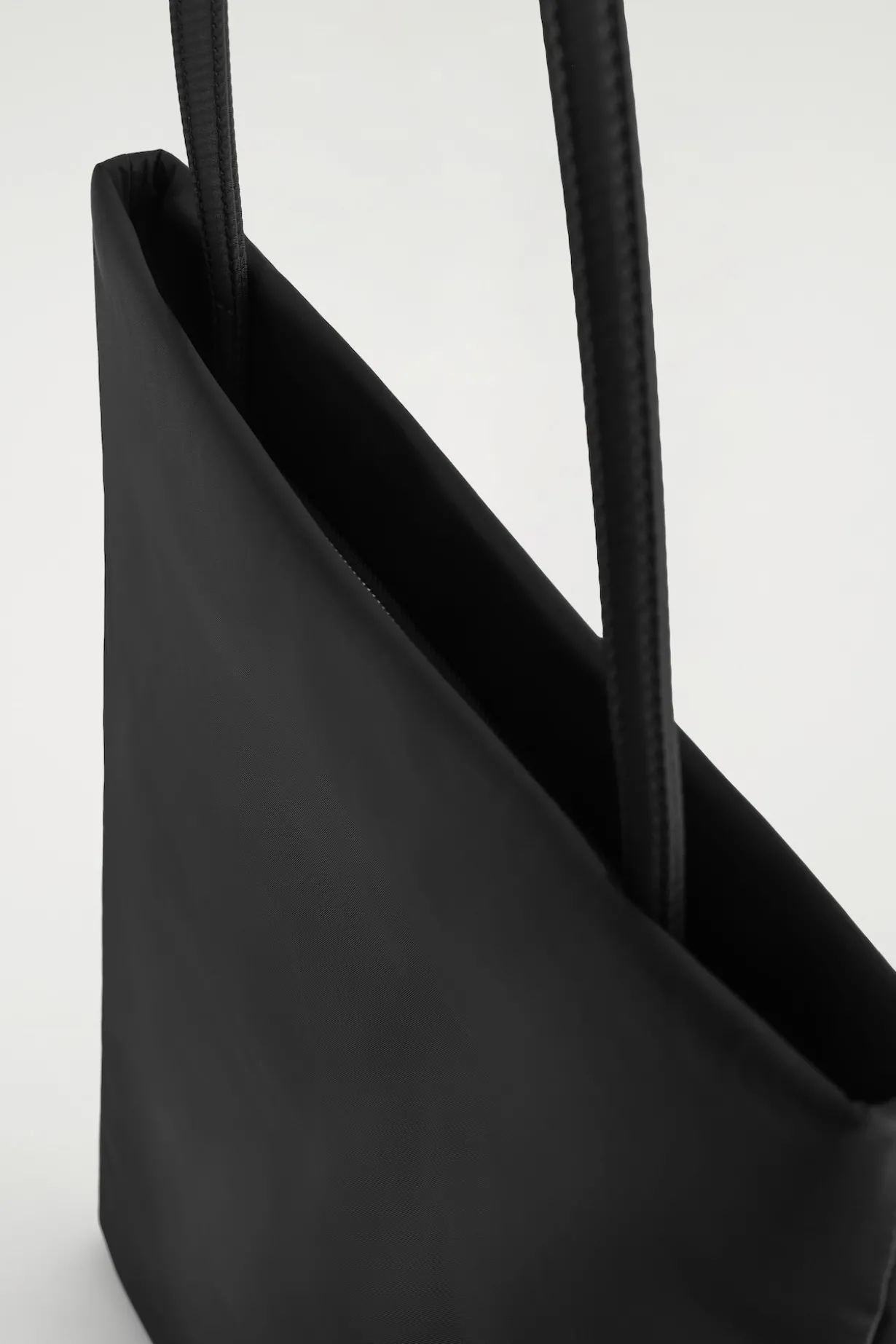 ARCHIVE TOTE BAG - NYLON
