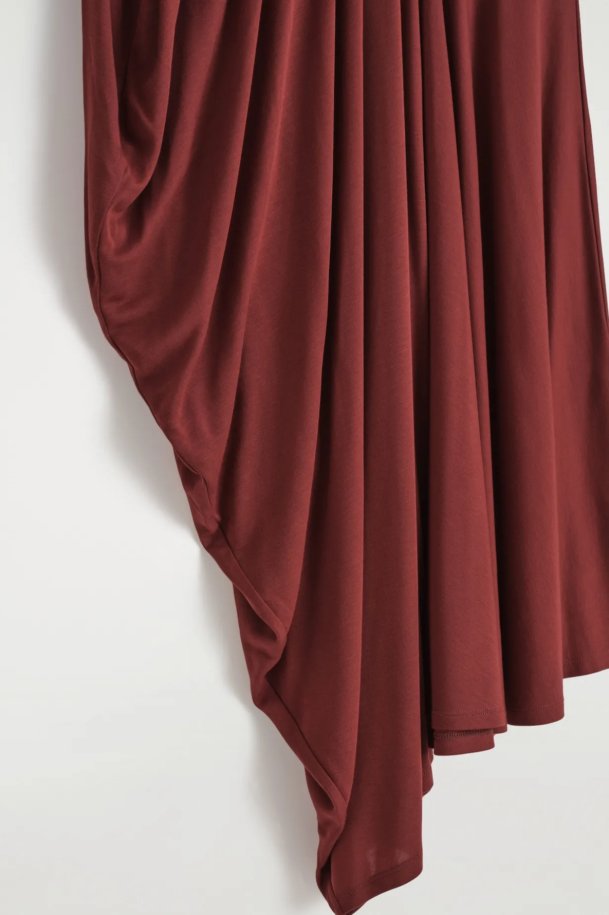 ASYMMETRISCHER DRAPIERTER MIDIROCK
