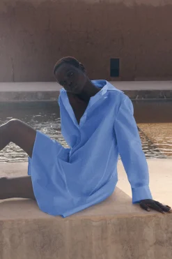 AUSGESTELLTES HEMDKLEID AUS BAUMWOLLE IN MINILÄNGE