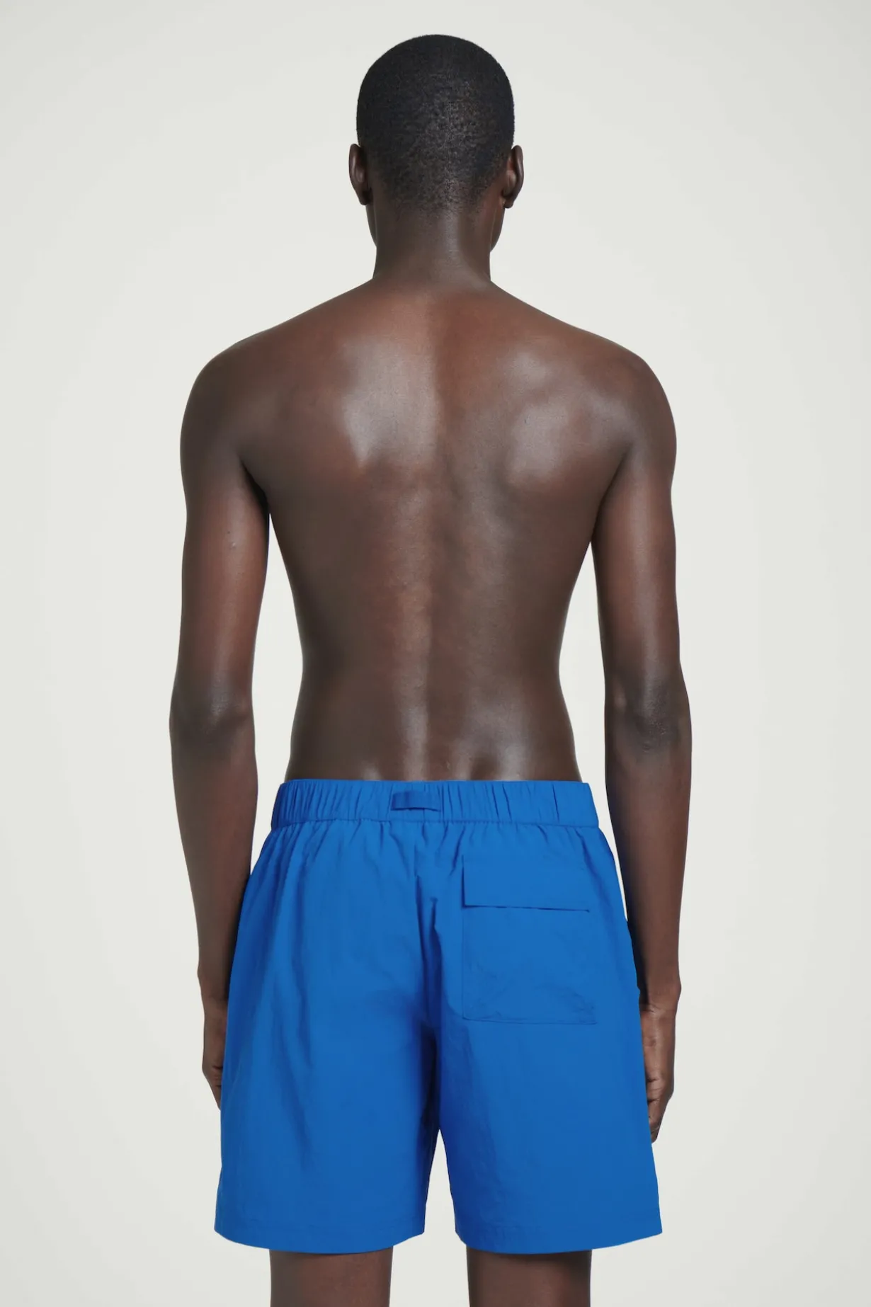 BADESHORTS IM UTILITY-STIL