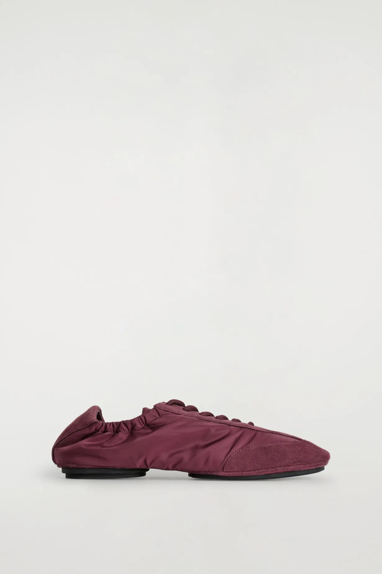 BALLERINAS AUS VELOURSLEDER UND NYLON