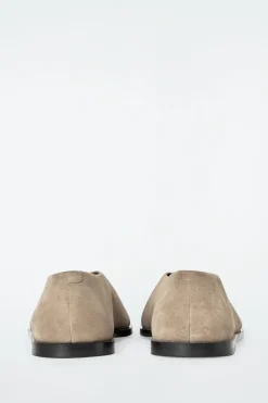 BALLERINAS AUS VELOURSLEDER