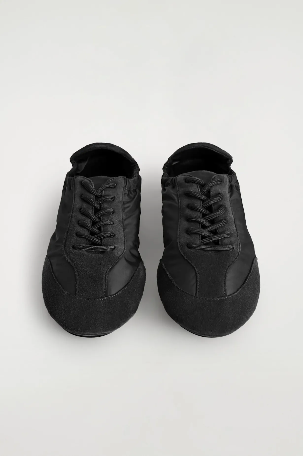 BALLERINAS AUS VELOURSLEDER UND NYLON