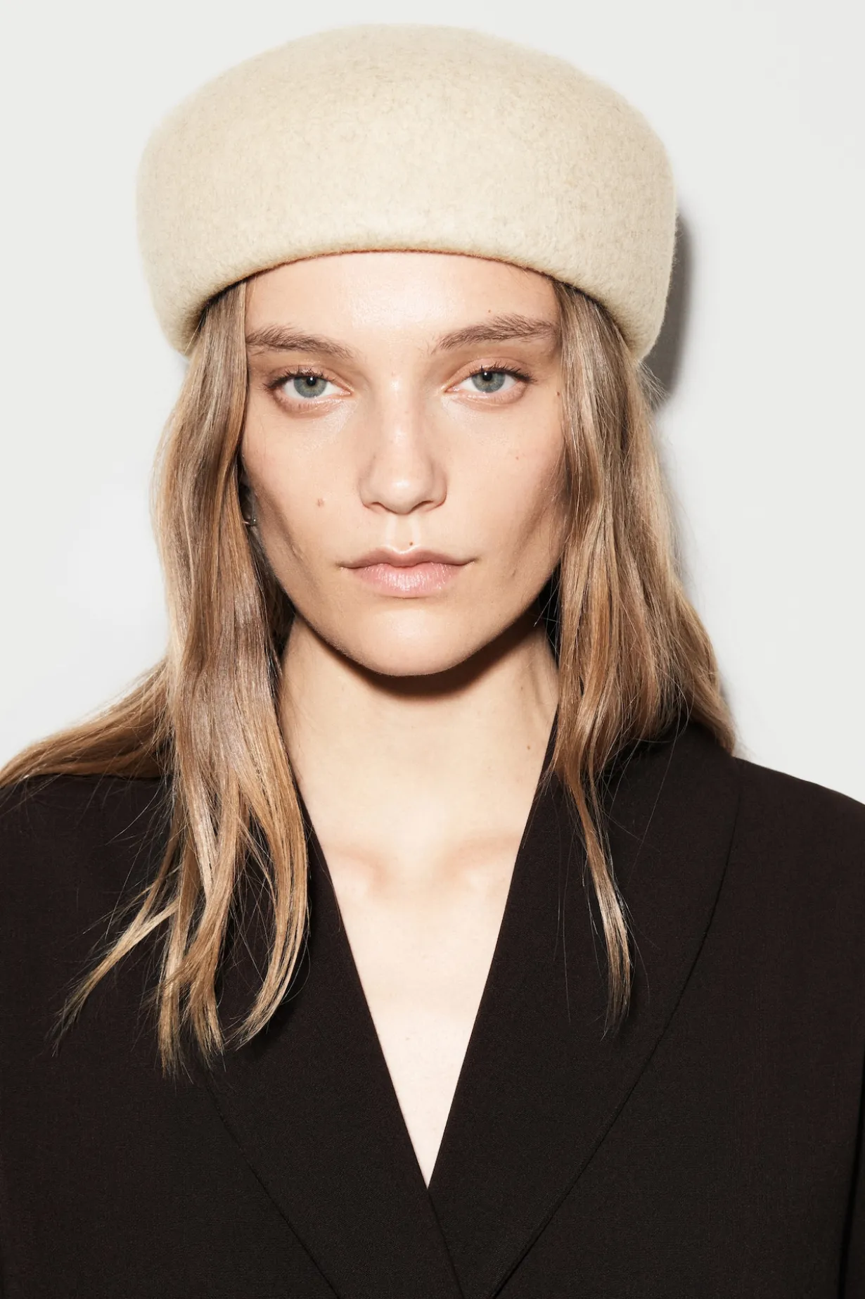 BARETT AUS WOLLE