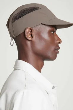 BASECAP AUS NYLON MIT MESH-EINSÄTZEN