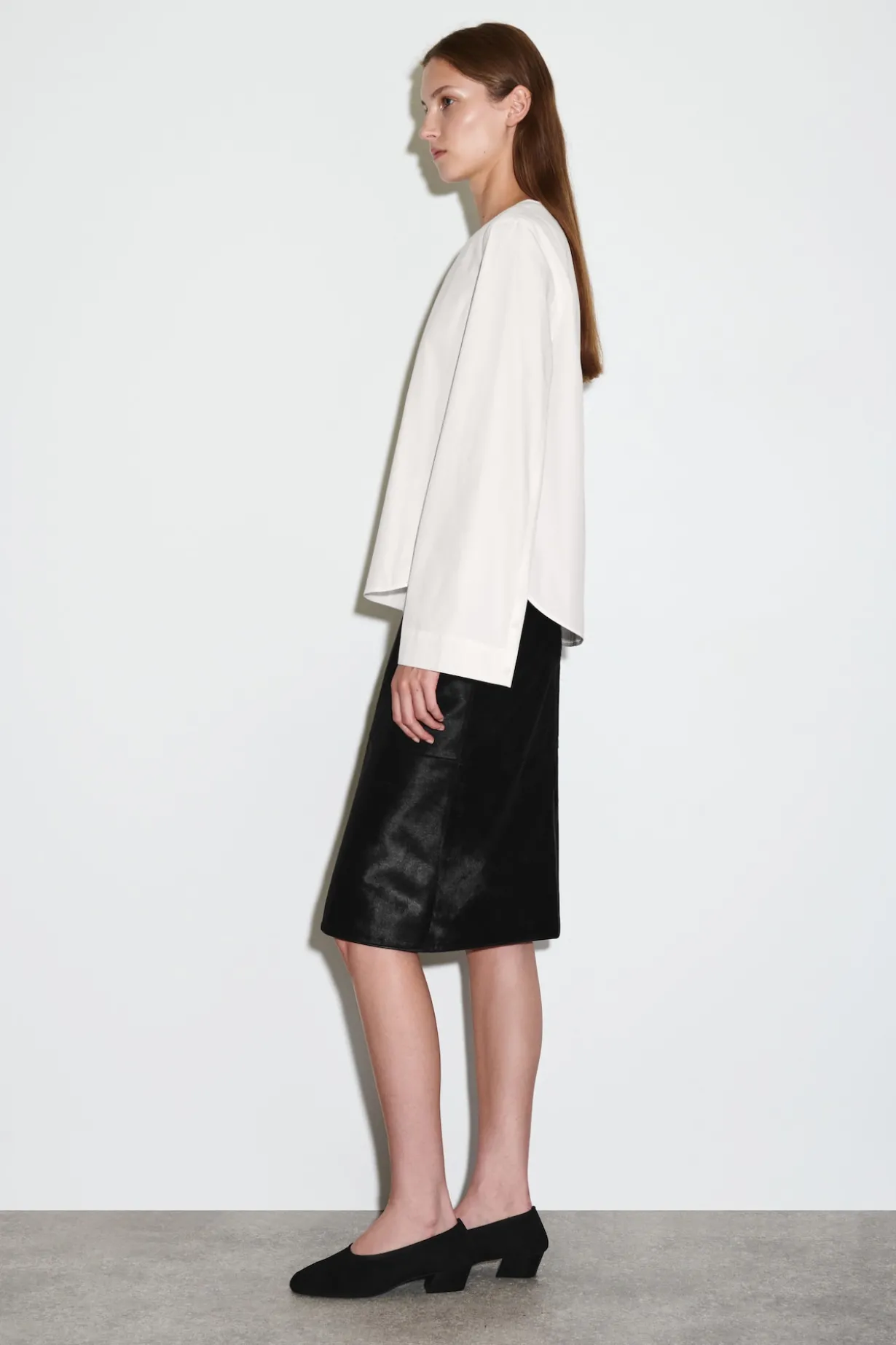 BAUMWOLLBLUSE MIT ABGERUNDETEM SAUM