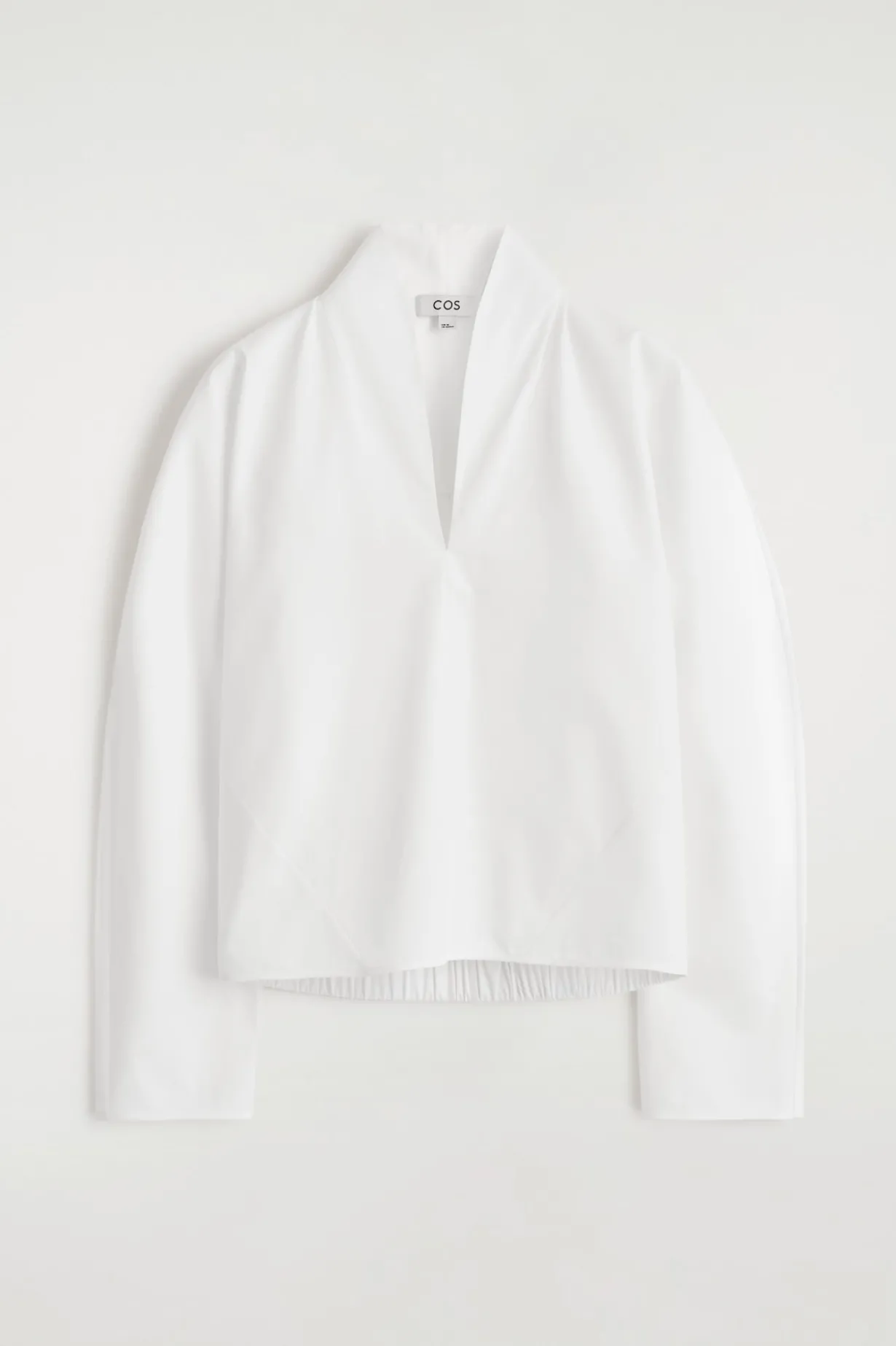 BAUMWOLLBLUSE MIT DRAPIERTEM KRAGEN