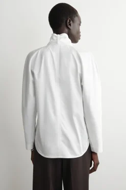 BAUMWOLLBLUSE MIT SCHALKRAGEN