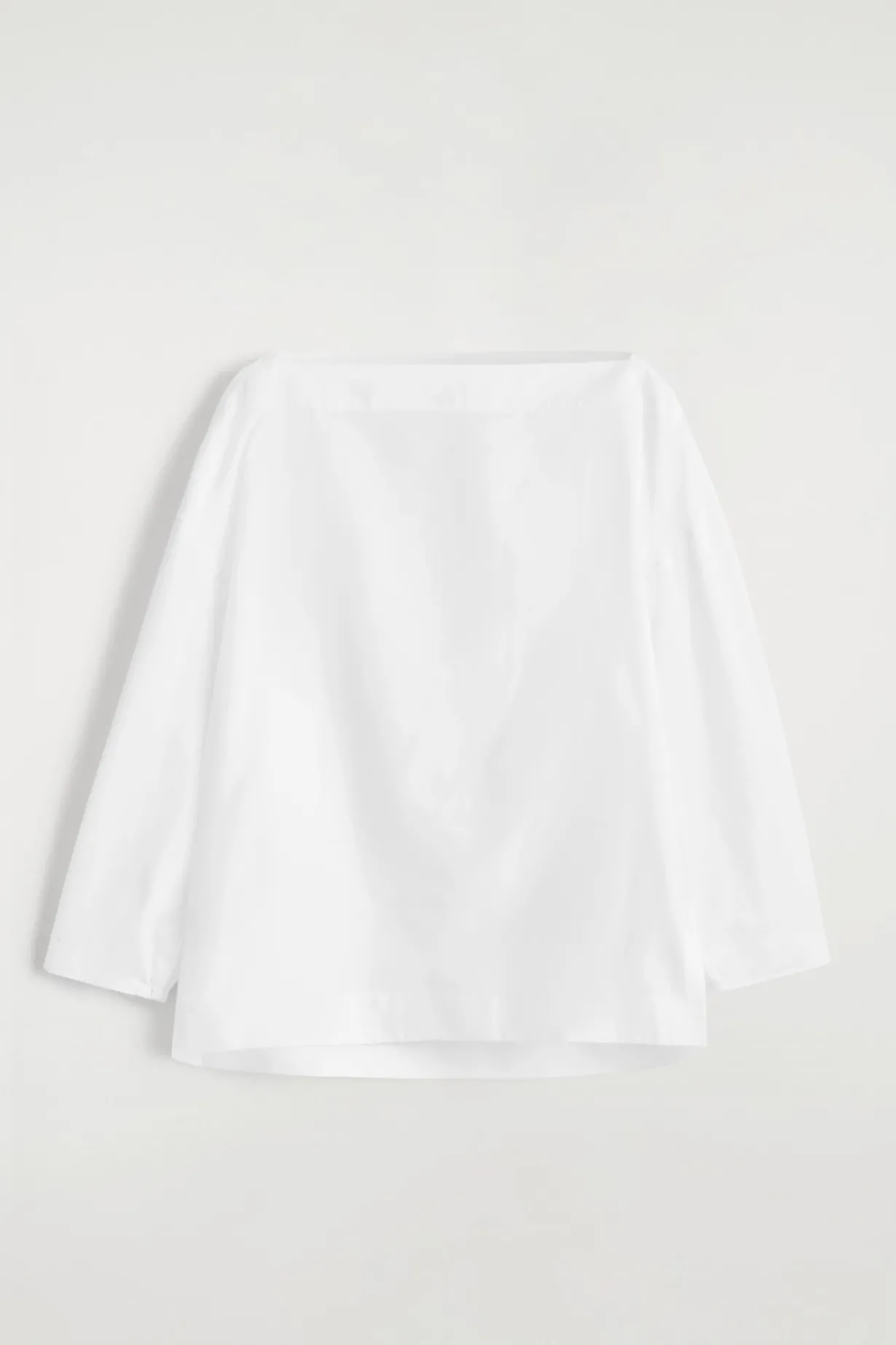 BAUMWOLLBLUSE MIT U-BOOT-AUSSCHNITT