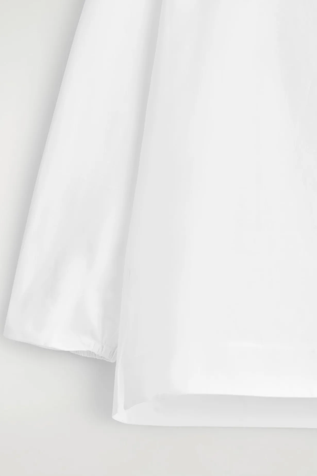 BAUMWOLLBLUSE MIT U-BOOT-AUSSCHNITT