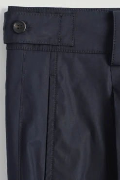 BAUMWOLLHOSE MIT BARREL-BEIN UND FALTEN