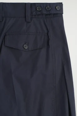 BAUMWOLLHOSE MIT BARREL-BEIN UND FALTEN