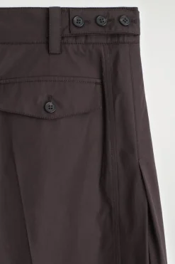 BAUMWOLLHOSE MIT BARREL-BEIN UND FALTEN
