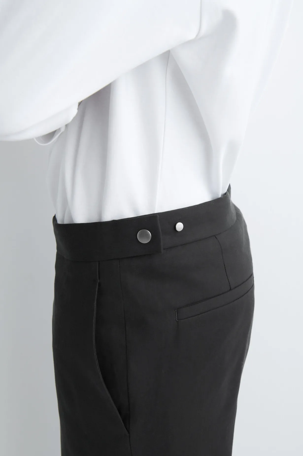 BAUMWOLLHOSE MIT SCHMALEM BEIN
