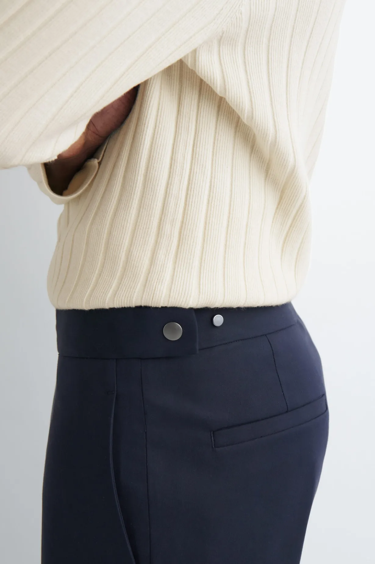 BAUMWOLLHOSE MIT SCHMALEM BEIN