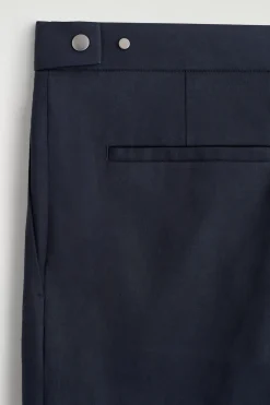 BAUMWOLLHOSE MIT SCHMALEM BEIN