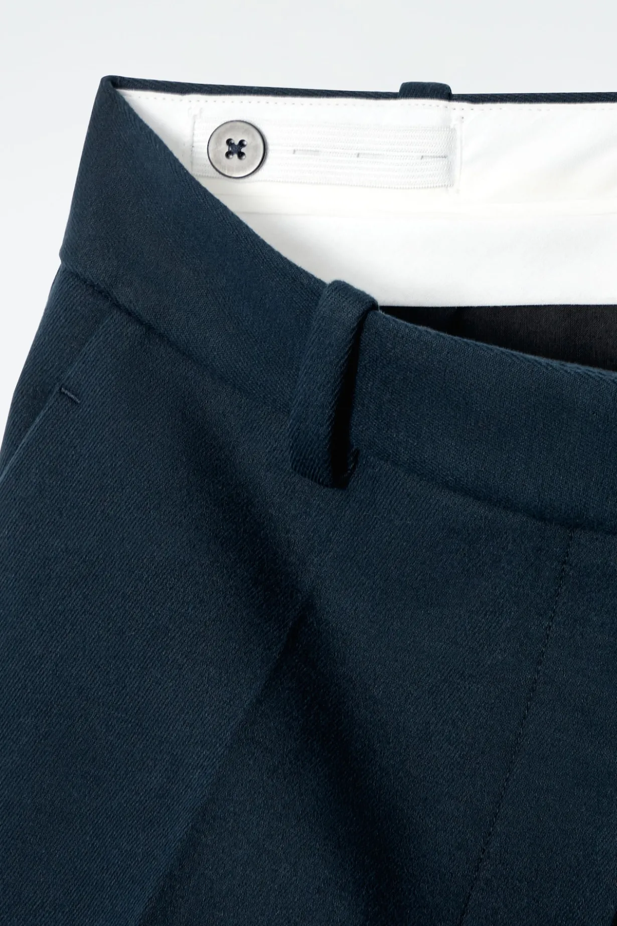 BAUMWOLLHOSE MIT SCHMALEM BEIN