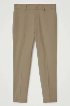 BAUMWOLLHOSE MIT SCHMALER PASSFORM