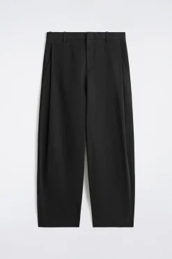 BAUMWOLLHOSE MIT WEITEM BEIN UND FALTEN