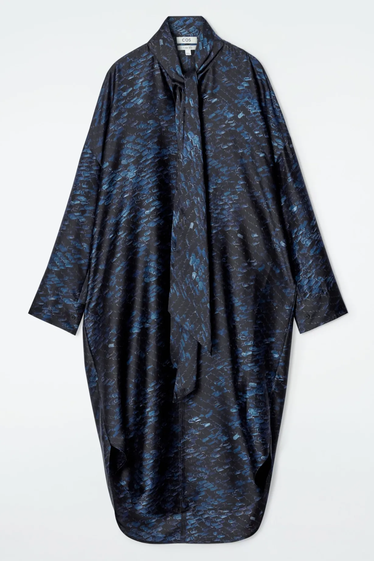 BEDRUCKTES MIDIKLEID MIT SCHALDETAIL