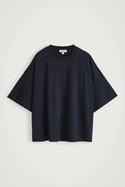 BESONDERS WEITES OVERSIZED-T-SHIRT AUS BAUMWOLLE