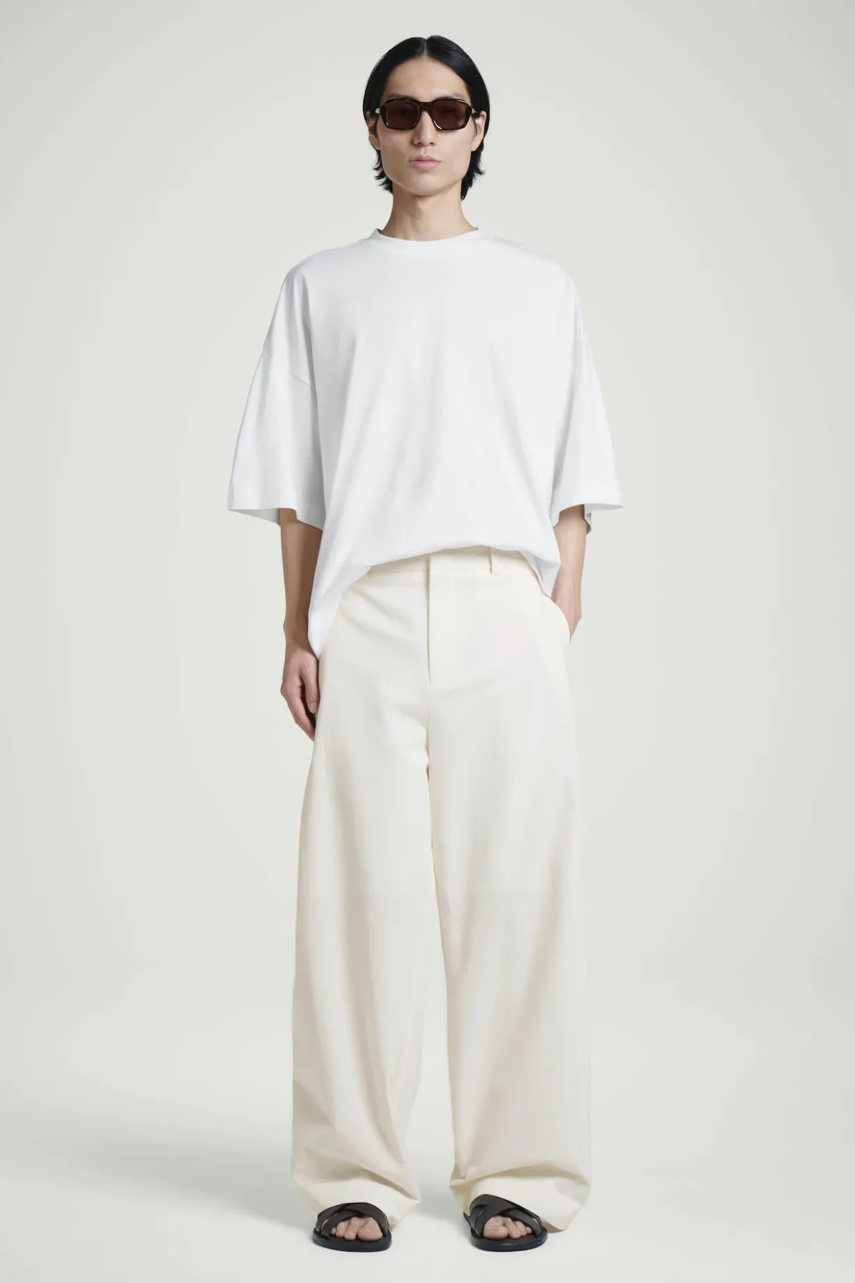 BESONDERS WEITES OVERSIZED-T-SHIRT AUS BAUMWOLLE