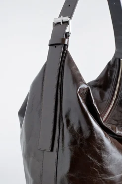 BEUTELTASCHE AUS LEDER MIT SCHNALLE