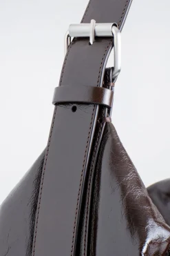 BEUTELTASCHE AUS LEDER MIT SCHNALLE