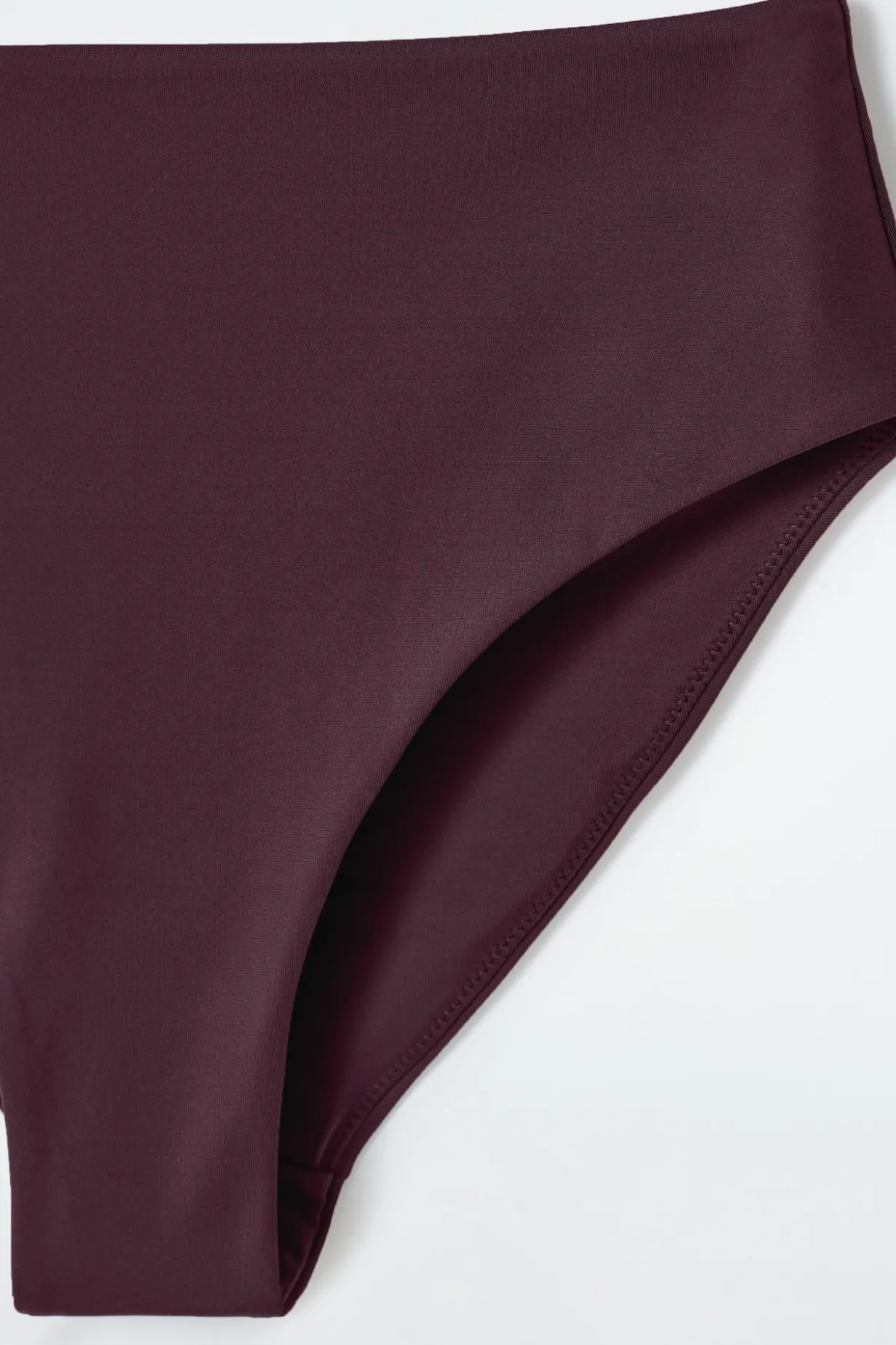 BIKINIHOSE MIT HOHEM BUND