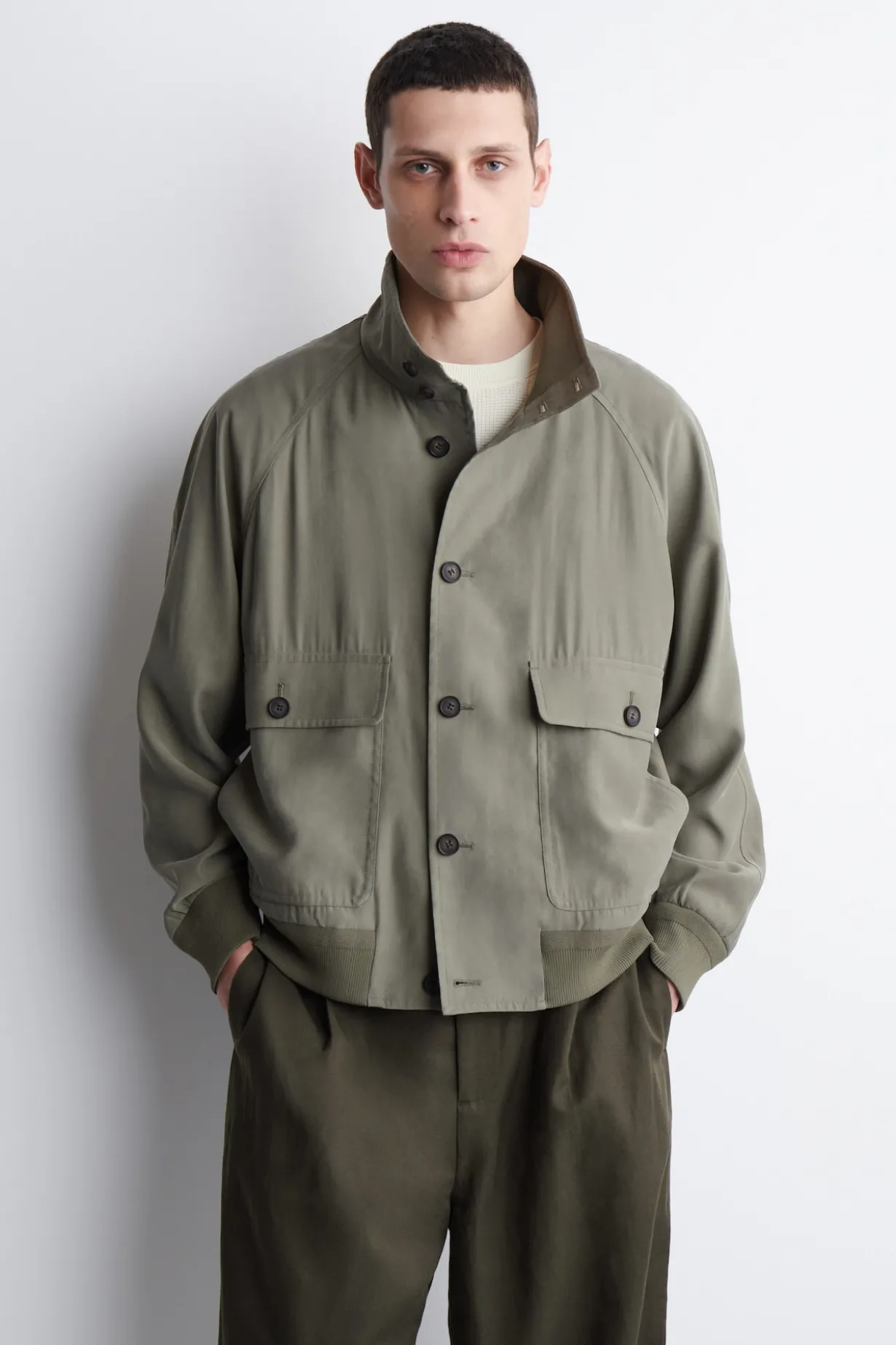 BLOUSONJACKE AUS TWILL MIT STEHKRAGEN
