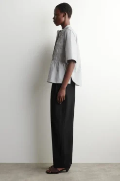 BLUSE AUS BAUMWOLLE MIT RAFFUNGEN