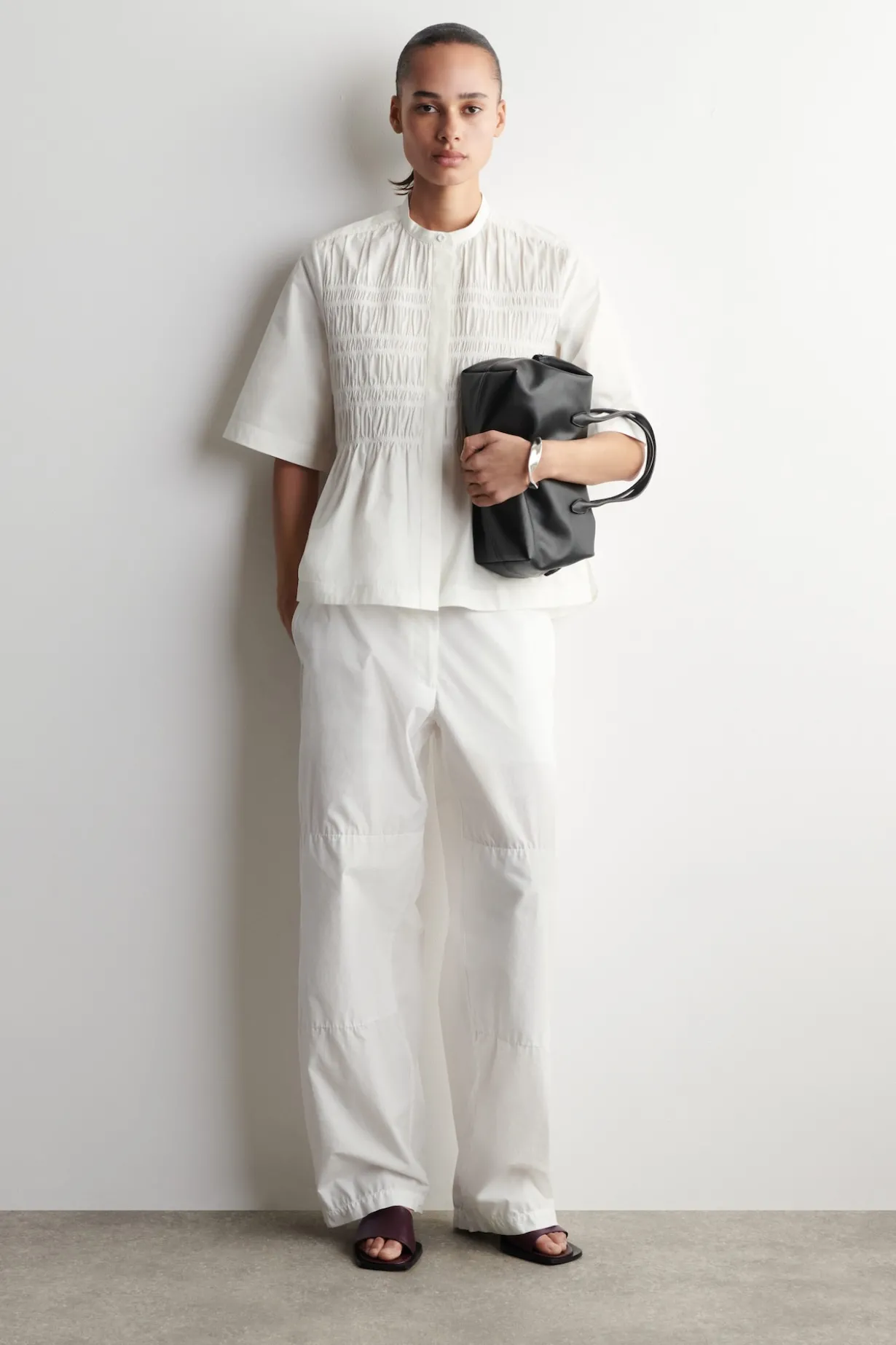 BLUSE AUS BAUMWOLLE MIT RAFFUNGEN