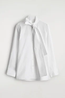 BLUSE AUS BAUMWOLLE MIT SCHLEIFENDETAIL