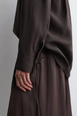 BLUSE AUS MODAL MIT BREITEM KRAGEN