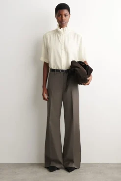 BLUSE AUS MODAL MIT RAFFUNGEN AM KRAGEN