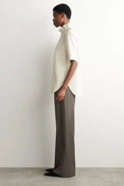BLUSE AUS MODAL MIT RAFFUNGEN AM KRAGEN