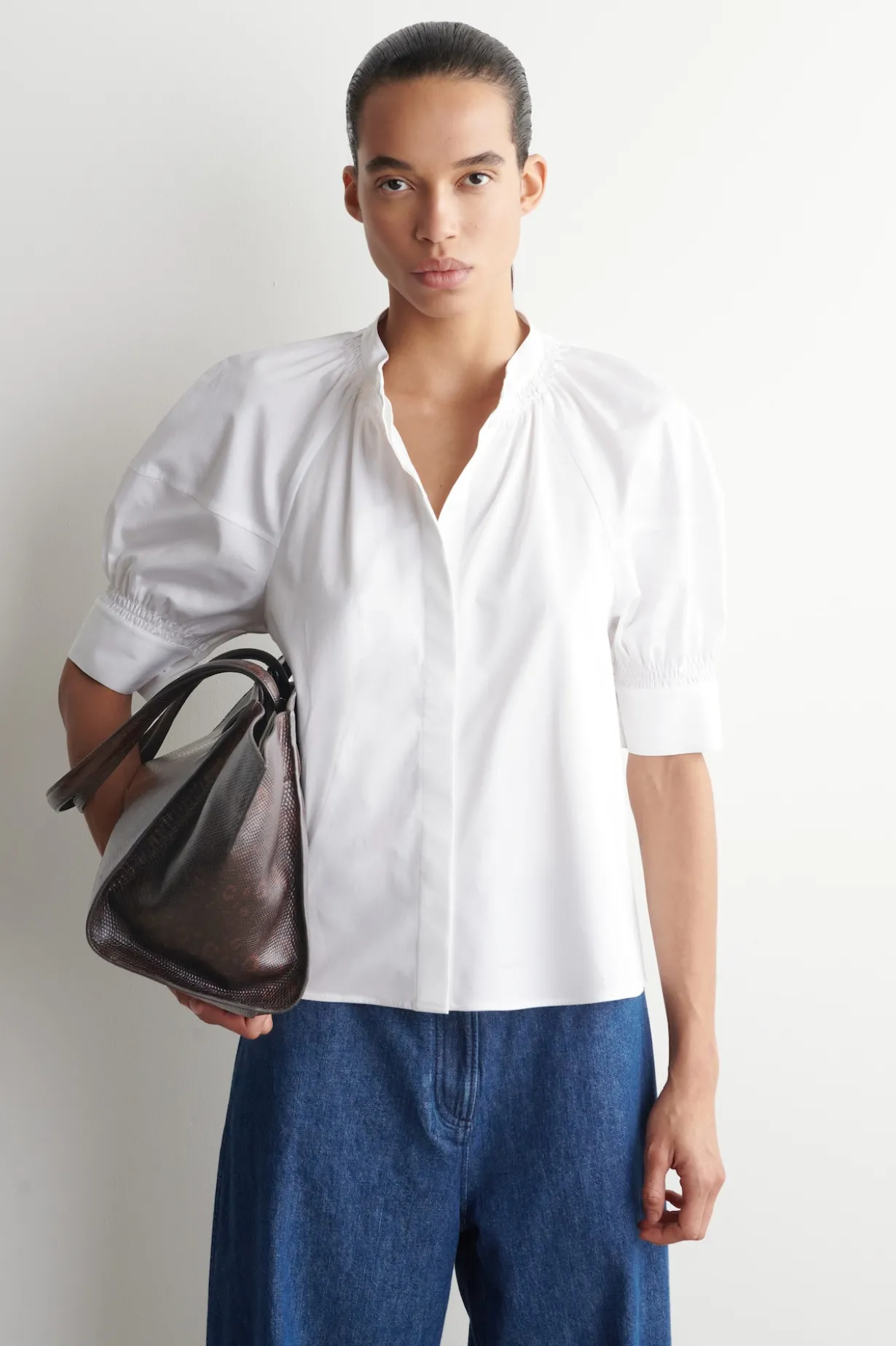 BLUSE MIT GESMOKTEN PUFFÄRMELN