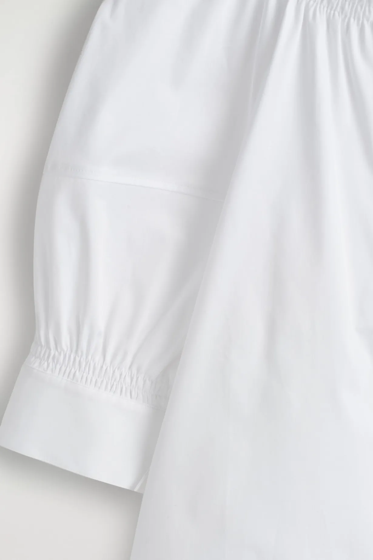 BLUSE MIT GESMOKTEN PUFFÄRMELN