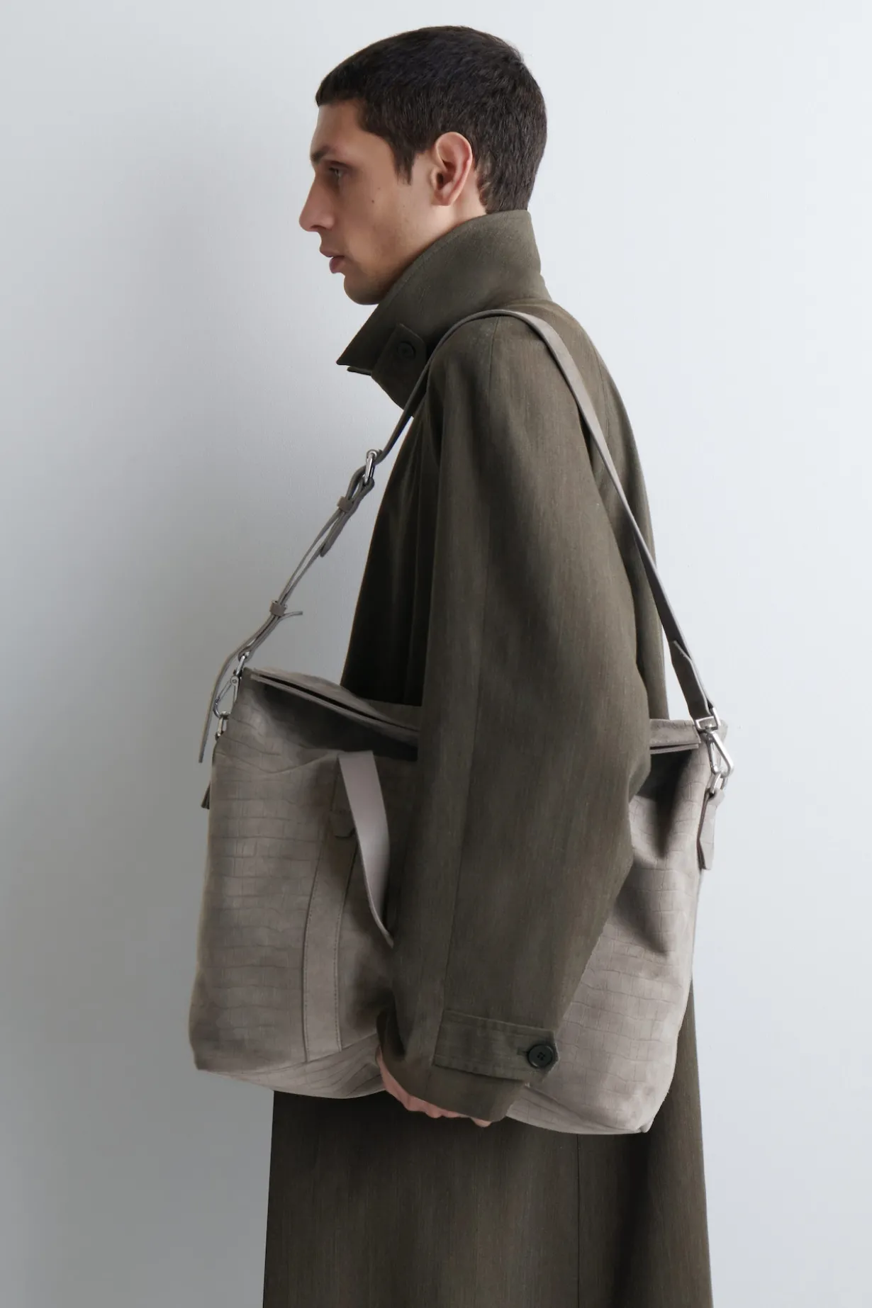 BRUNSWICK MESSENGER BAG - VELOURSLEDER
