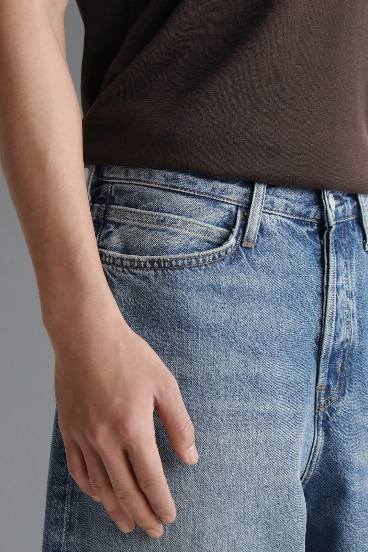 CASK LOCKERE JEANS MIT BARREL-BEIN