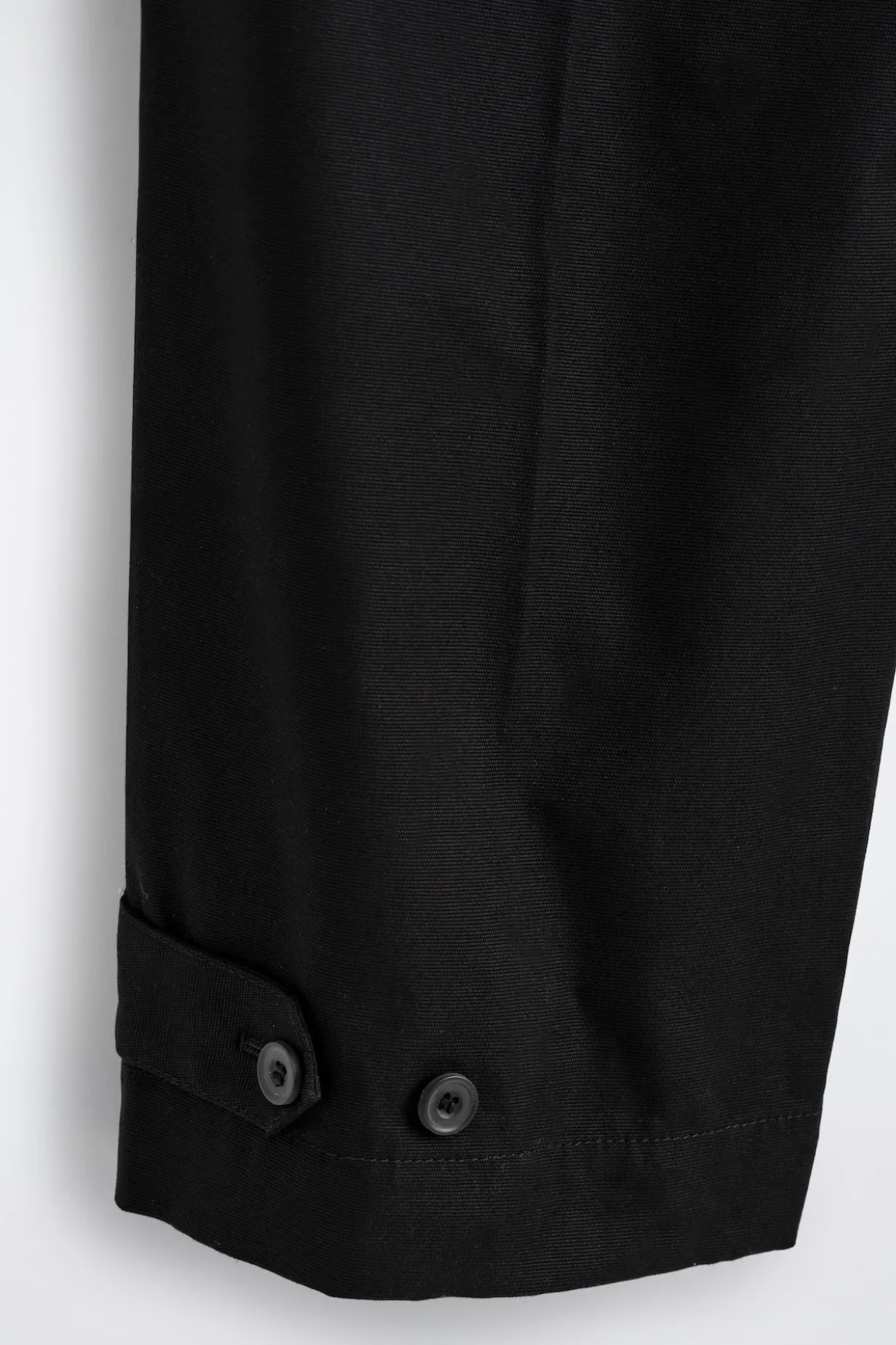 CHINOHOSE AUS BAUMWOLL-CANVAS MIT GERADEM BEIN