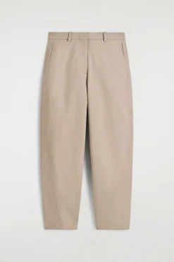 CHINOHOSE AUS BAUMWOLLE MIT BARREL-BEIN