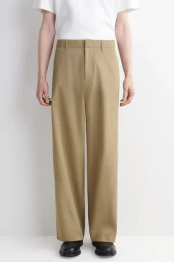 CHINOHOSE AUS BAUMWOLLE MIT WEITEM BEIN